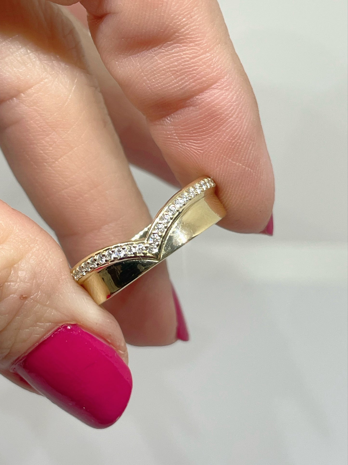 14K Yellow Gold 1/5 ct V Shape Cigar Band