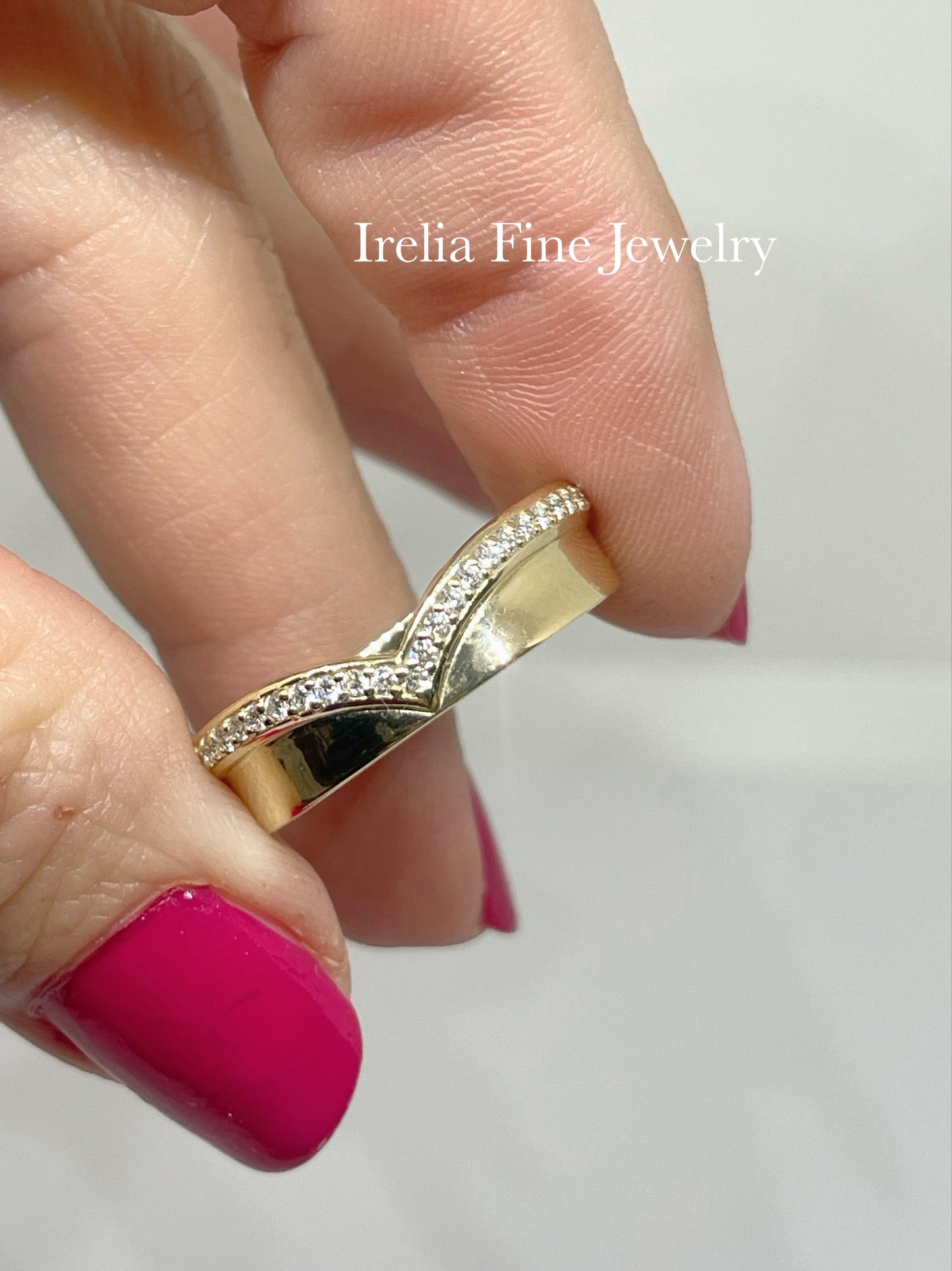 14K Yellow Gold 1/5 ct V Shape Cigar Band