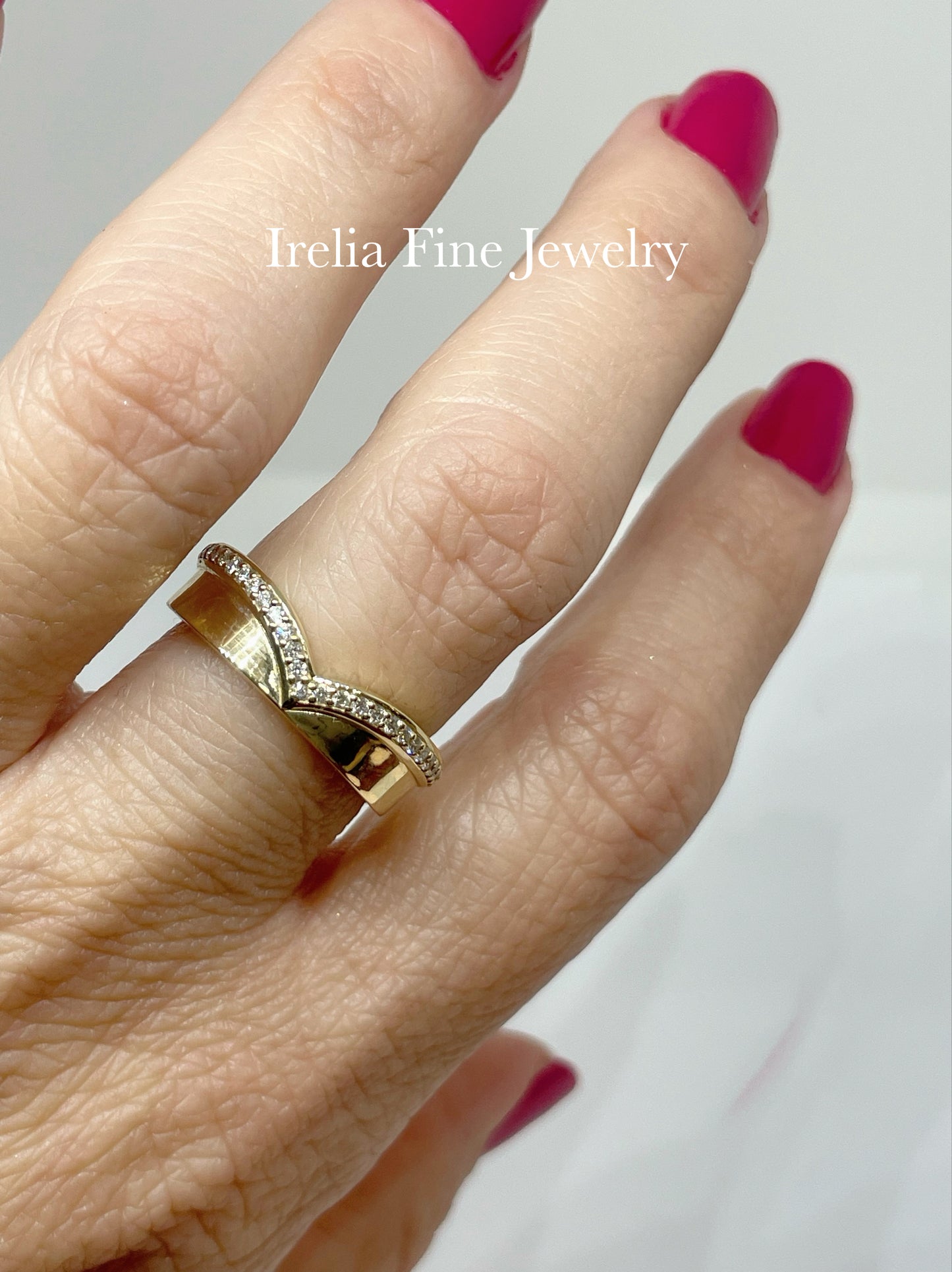 14K Yellow Gold 1/5 ct V Shape Cigar Band