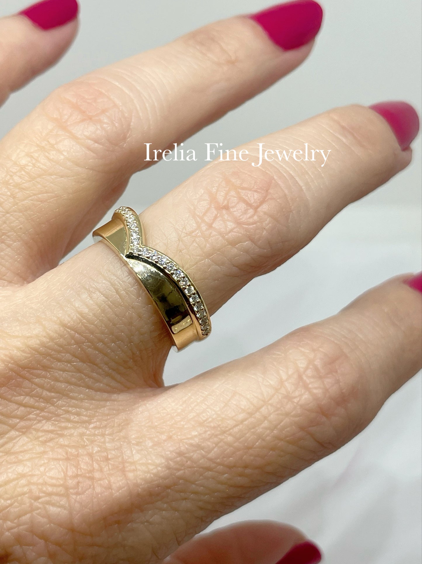 14K Yellow Gold 1/5 ct V Shape Cigar Band