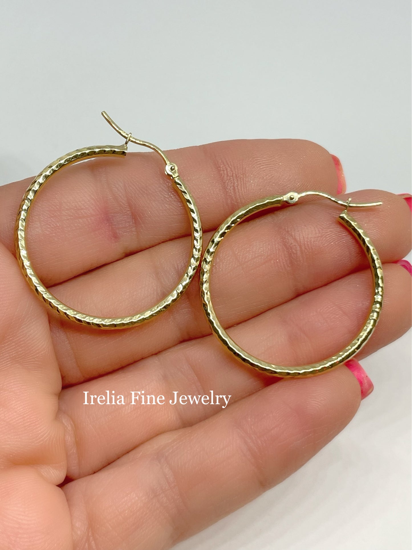 14k Yellow Gold Diamond Cut Design 2mm Round Tube Hoop Earrings